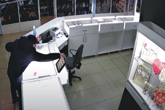 ����� ����� �� 220000 ������ � ����� �� �������� ������� ������-��������� ������ �� ������