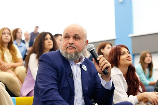 Губернатор Кузбасса проведёт прямой эфир Губернатор Кузбасса проведёт прямой эфир