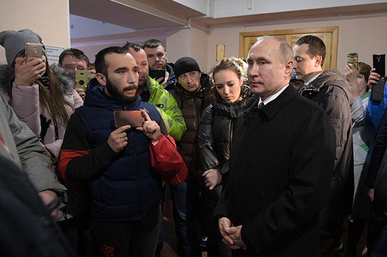 Путин пообещал жителям Кемерова, что все виновные в пожаре в ТЦ будут наказаны Путин пообещал жителям Кемерова, что все виновные в пожаре в ТЦ будут наказаны