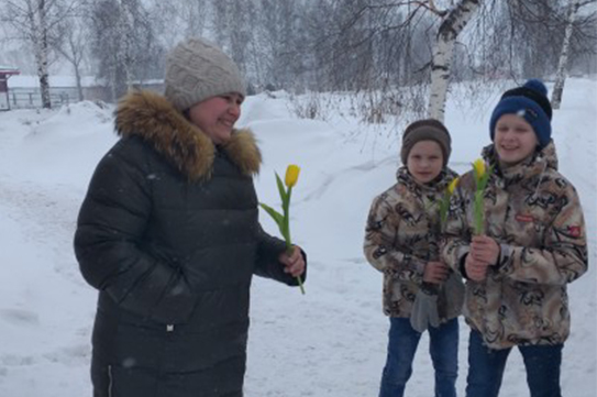 Дарите женщинам цветы... Дарите женщинам цветы...